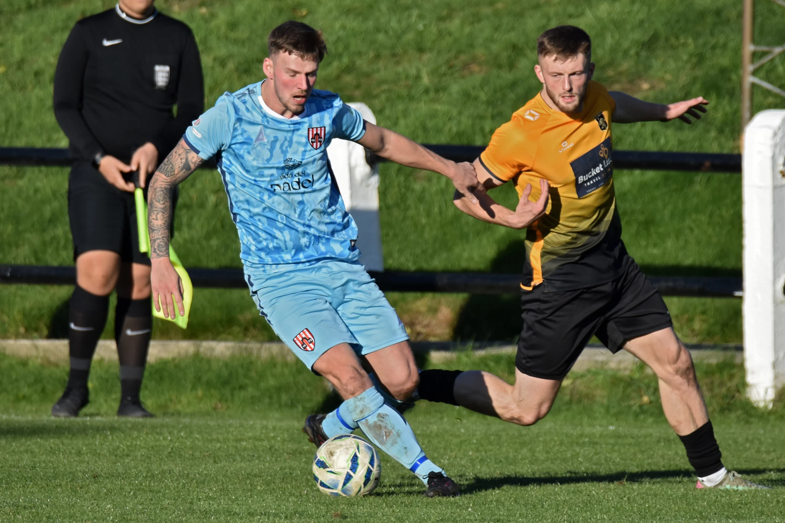 Kurtis Howes takes on a Crook defender.